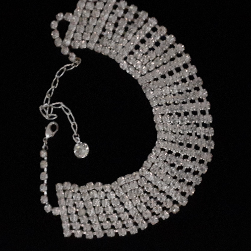 Ladies White Rhinestones Chocker - Picture 3 of 7